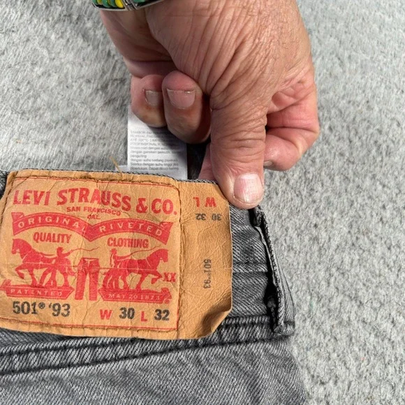 Levi's 501 '93 Jeans Men's 30x28 Gray Denim Straight Faded Distressed Button Fly - Picture 6 of 12